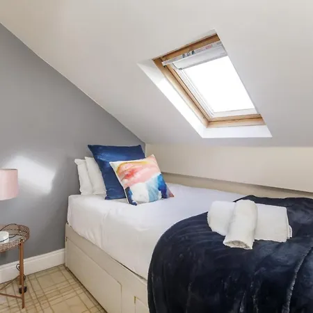 The Racecourse Retreat *